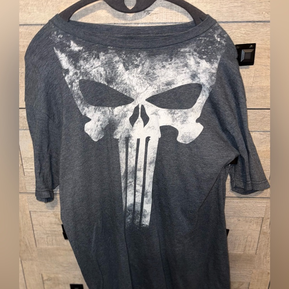 Men's Dark Gray Marvel PUNISHER t-shirt